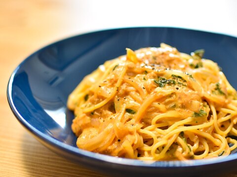 ほうれん草と玉ねぎのトマトクリームパスタ